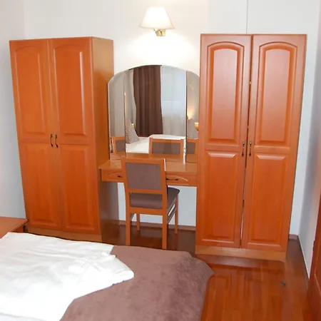 4 Apartmans *