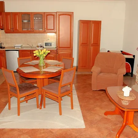 4 Apartmans Apartamento *