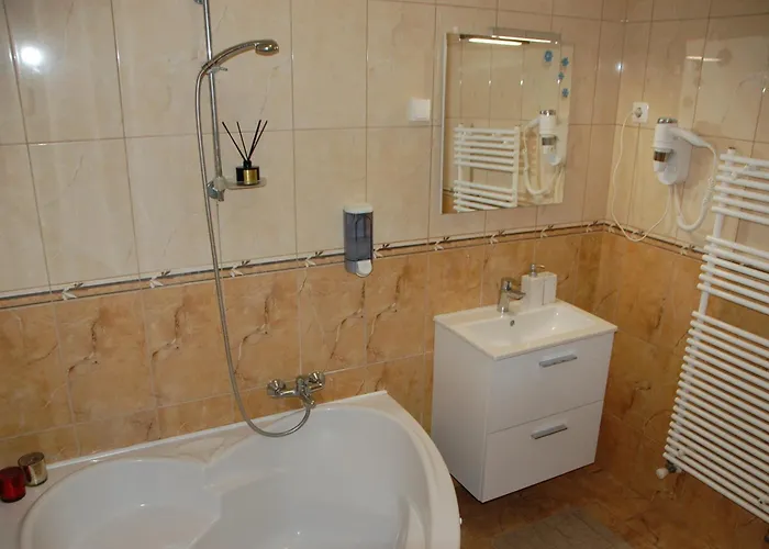 4 Apartmans דירה