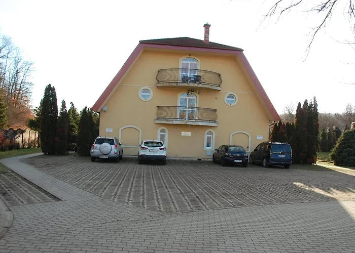 4 Apartmans *